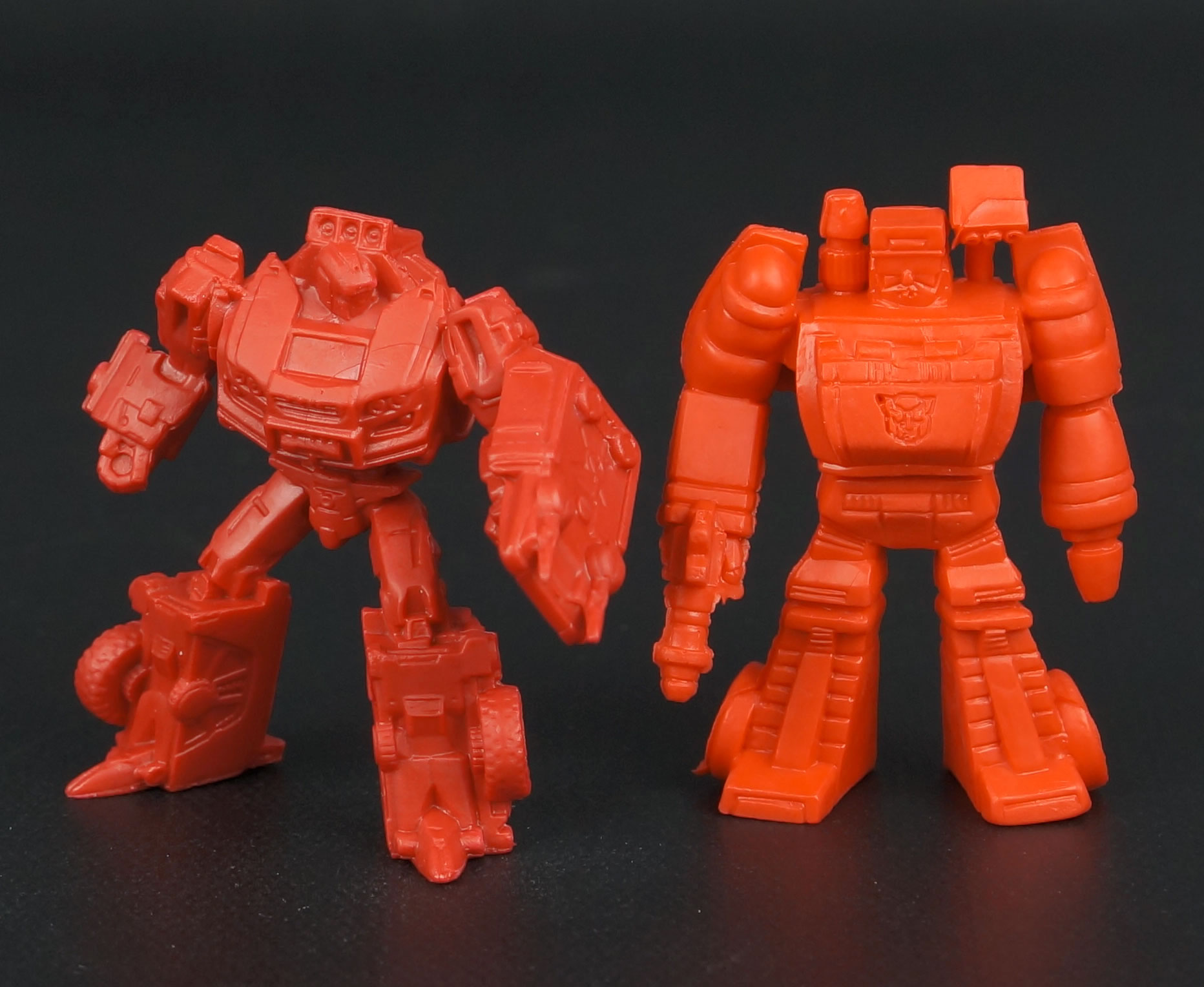 Size comparisons of SDCC 2013 Metroplex mini-figures to G1 Decoys