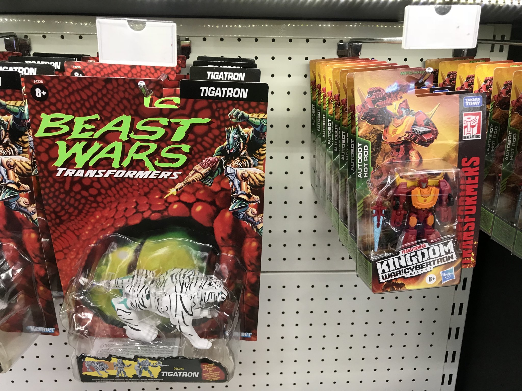Exclusive Transformers Beast Wars Tigatron and Scorponok Reissues Found at Taiwanese Retail