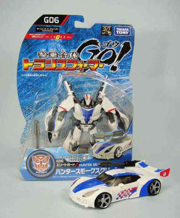 In-Hand Images: Takara Tomy Transformers Go!  Hunter Smokescreen