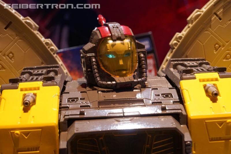 Gallery and Videos of WFC Siege Reveals at 2019 New York Toy Fair with Omega Supreme, Jetfire and More #TFNY #Hasbrotoyfair