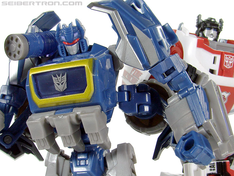 New Galleries: Generations Red Alert and Cybertronian Soundwave