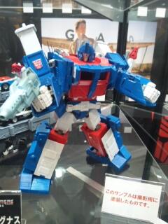 Color picture Takara MP-22 Ultra Magnus