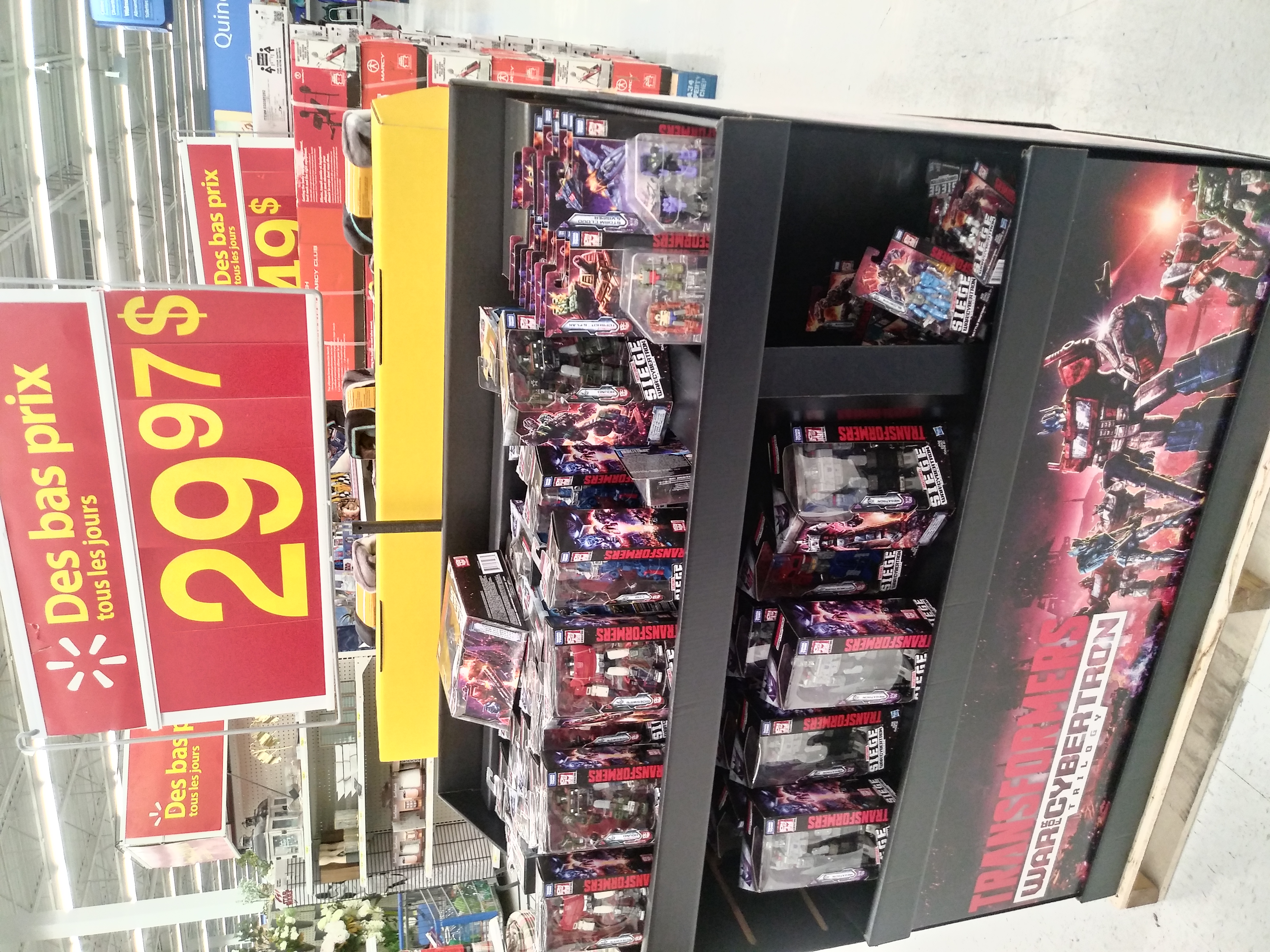 Siege Leader Class Optimus Prime Possibly Leaked by IDW + Specialized Siege Display found in Stores