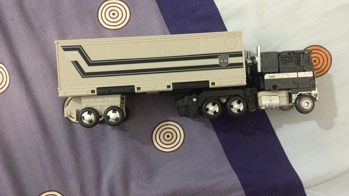 Possible Transformers Earthrise Leader Sleep Mode Prime Picture Found