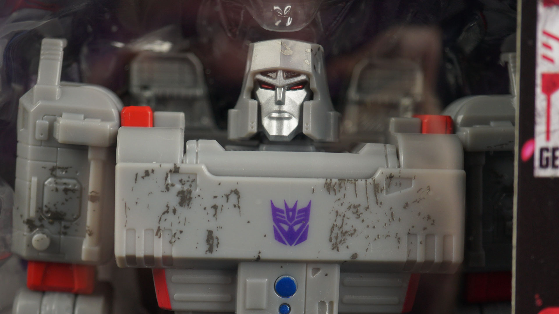 In Hand Images of Transformers WFC Siege Optimus Prime and Megatron