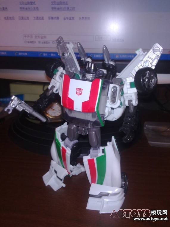 Toy Images of Transformers Generations Wheeljack