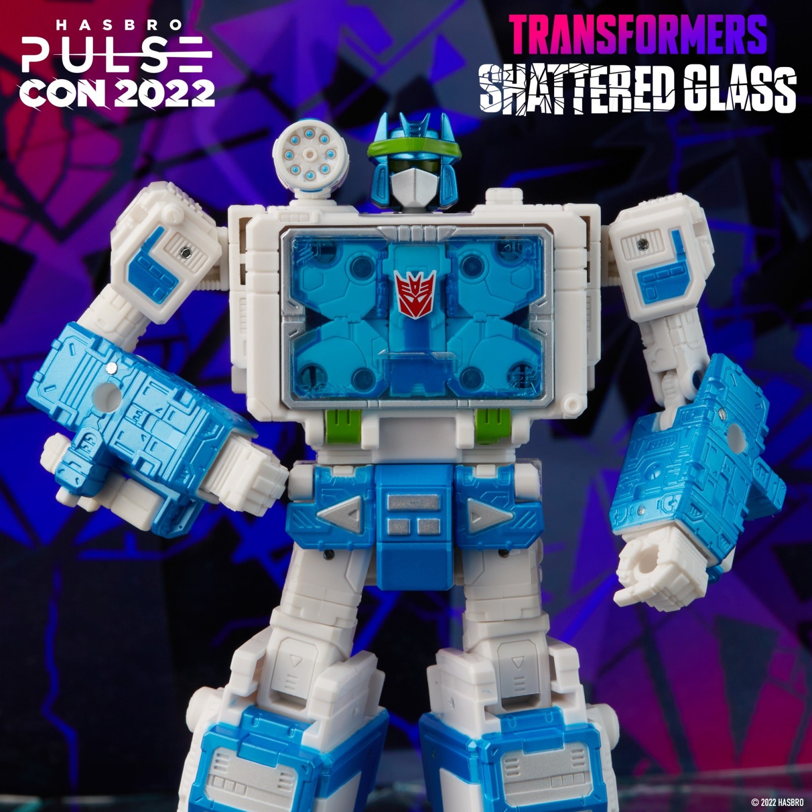 Video Review for Transformers Shattered Glass Soundwave