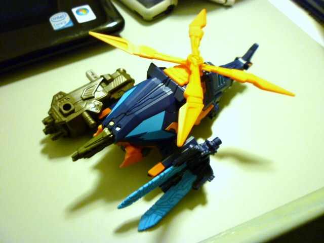 In-Hand Images: Transformers Generations Deluxe Whirl