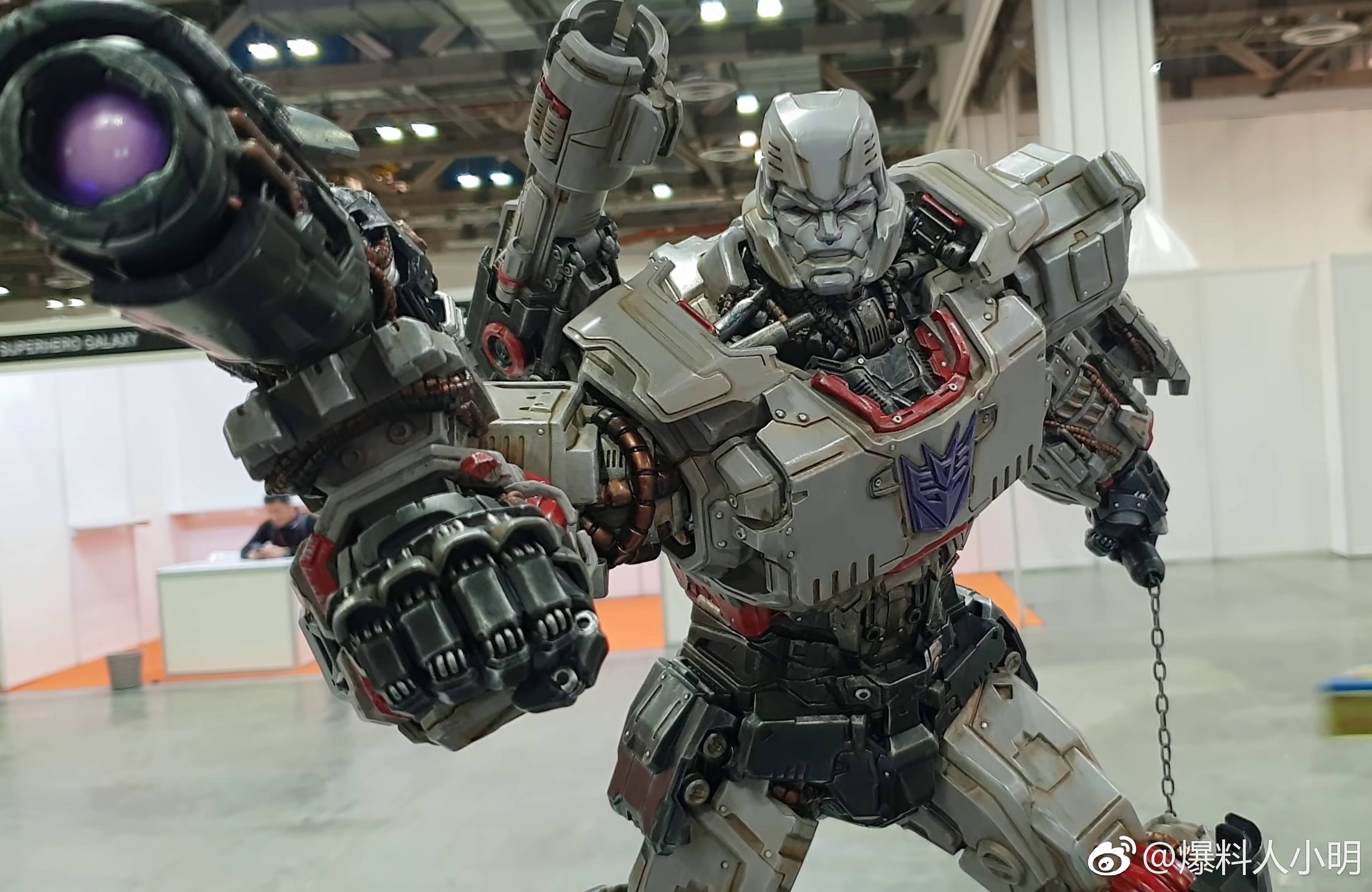 Video and Images of XM Studios Megatron Statue