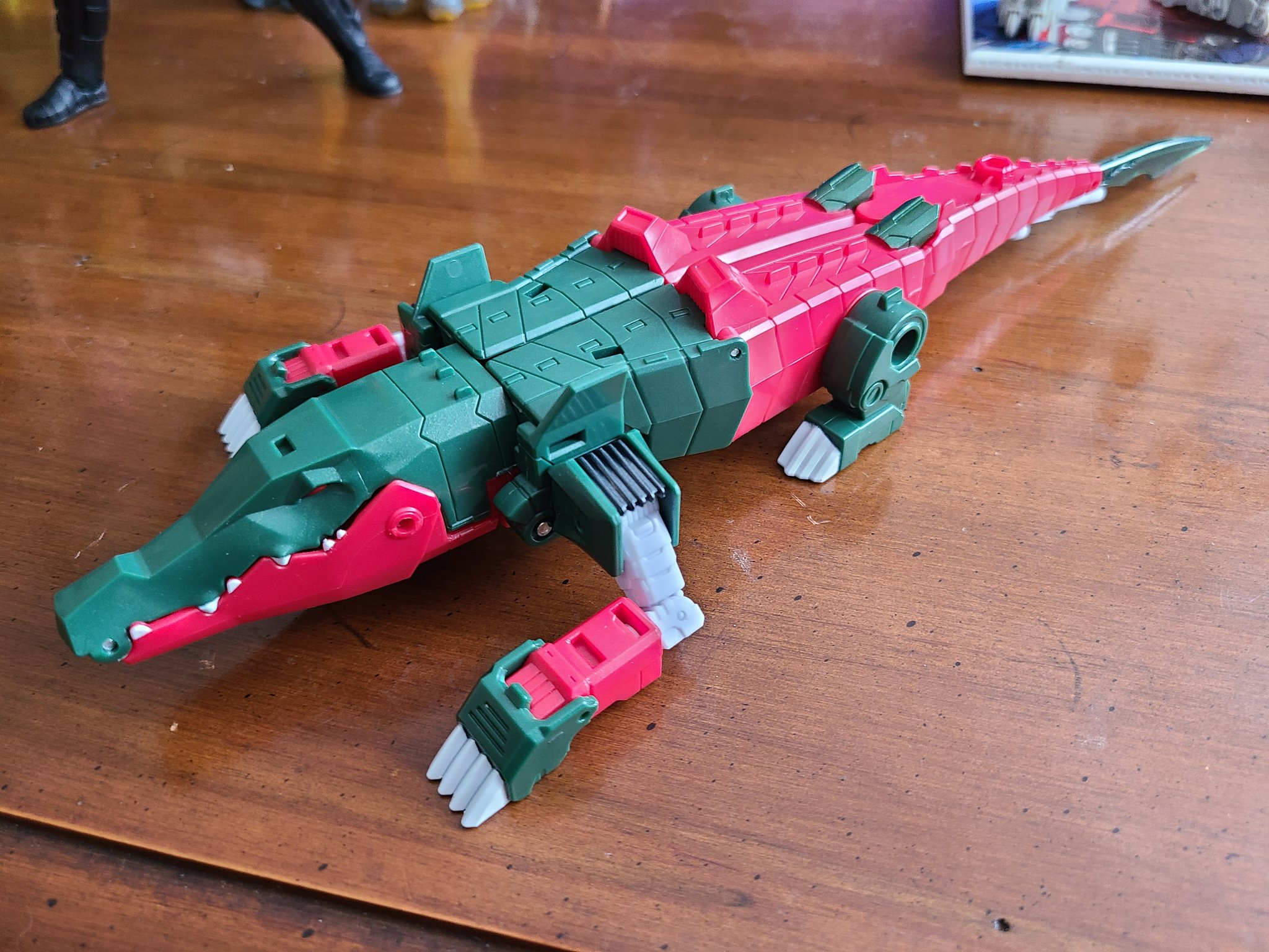 Transformers Cyberverse Ultra Skullcruncher Pictorial Review and Available Online