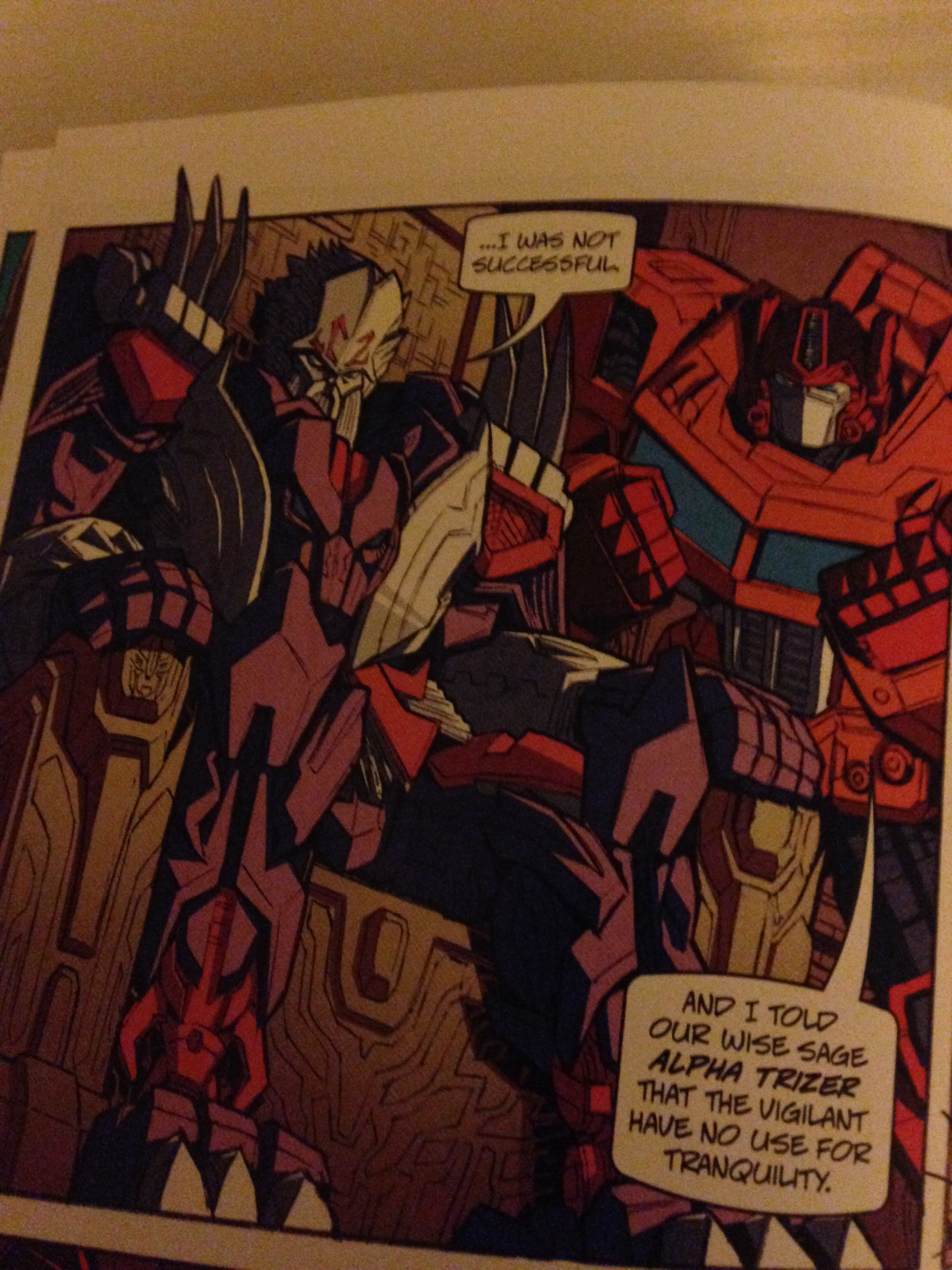 First look at the 2014 BotCon comic images