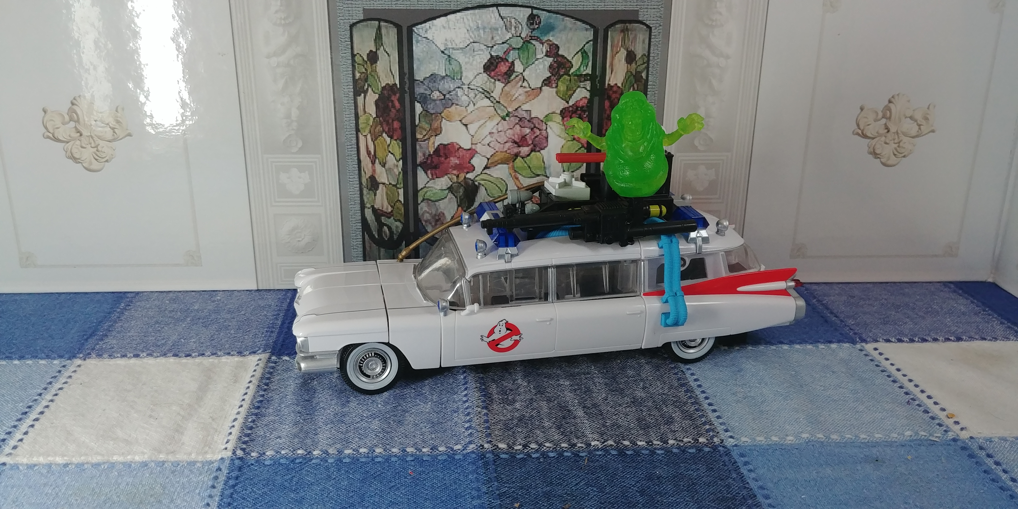 Chuck's Reviews Transformers / Ghostbusters Crossover Ecto-1 / Ectotron