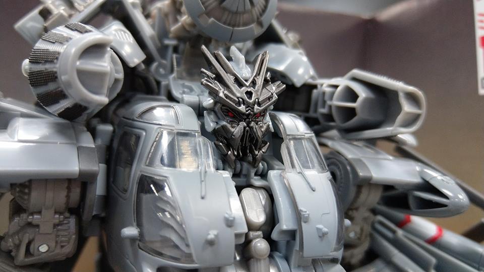 Over 50 In Hand Images of Transformers Studio Series Leader Blackout