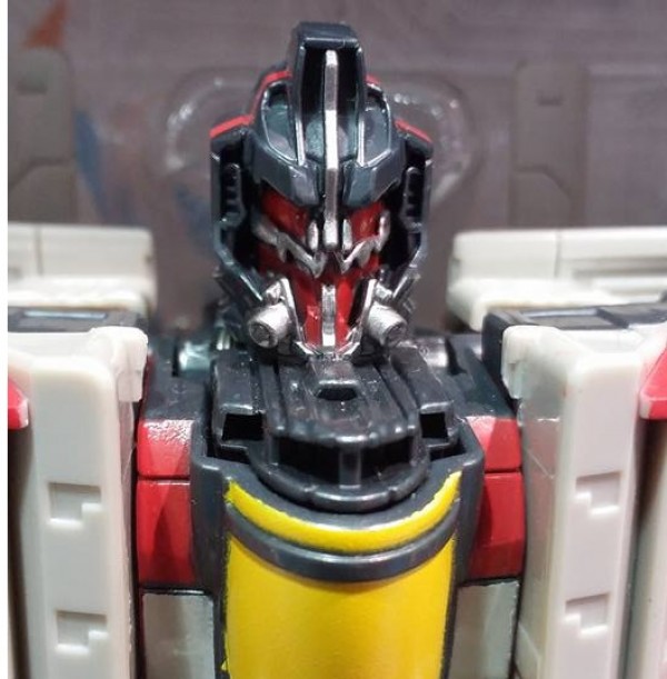 Possible head variant of Bumblebee Nitro Blitzwing of Animated Blitzwing's crazy face