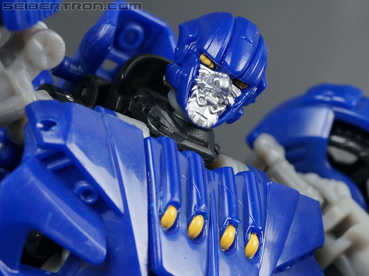 New Transformers Gallery:  Universal Studios Deluxe Class EVAC