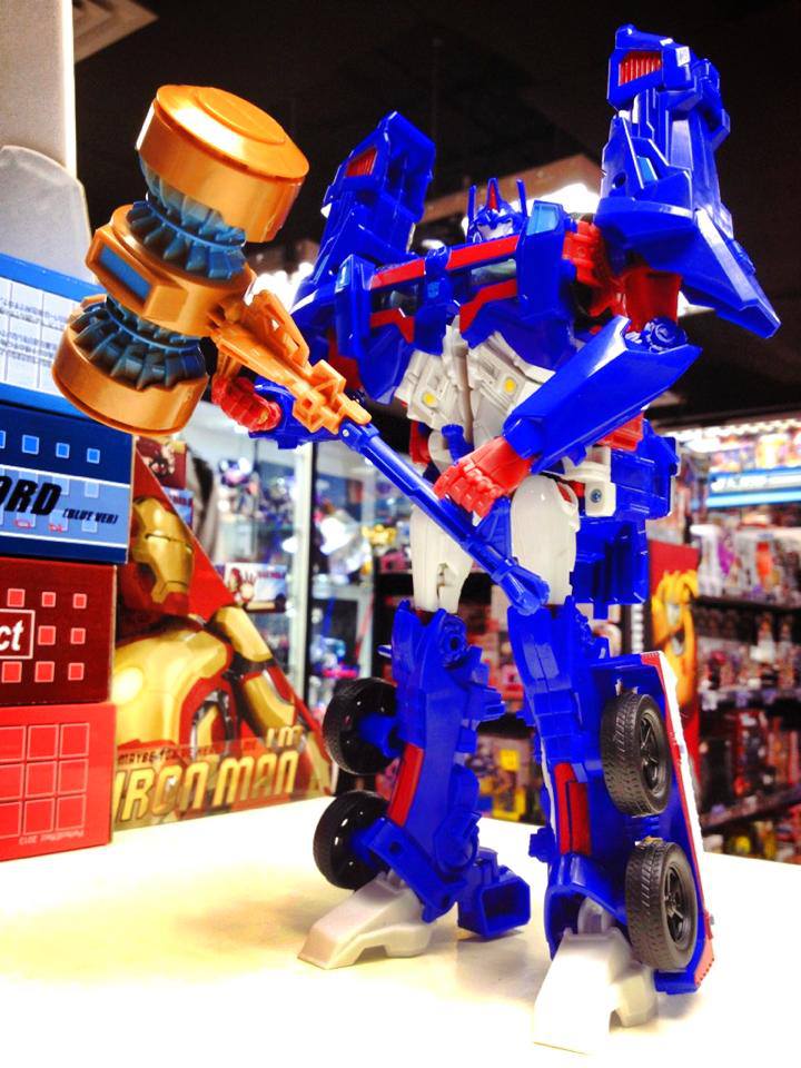 In-Hand Images: Transformers Platinum Edition Ultra Magnus
