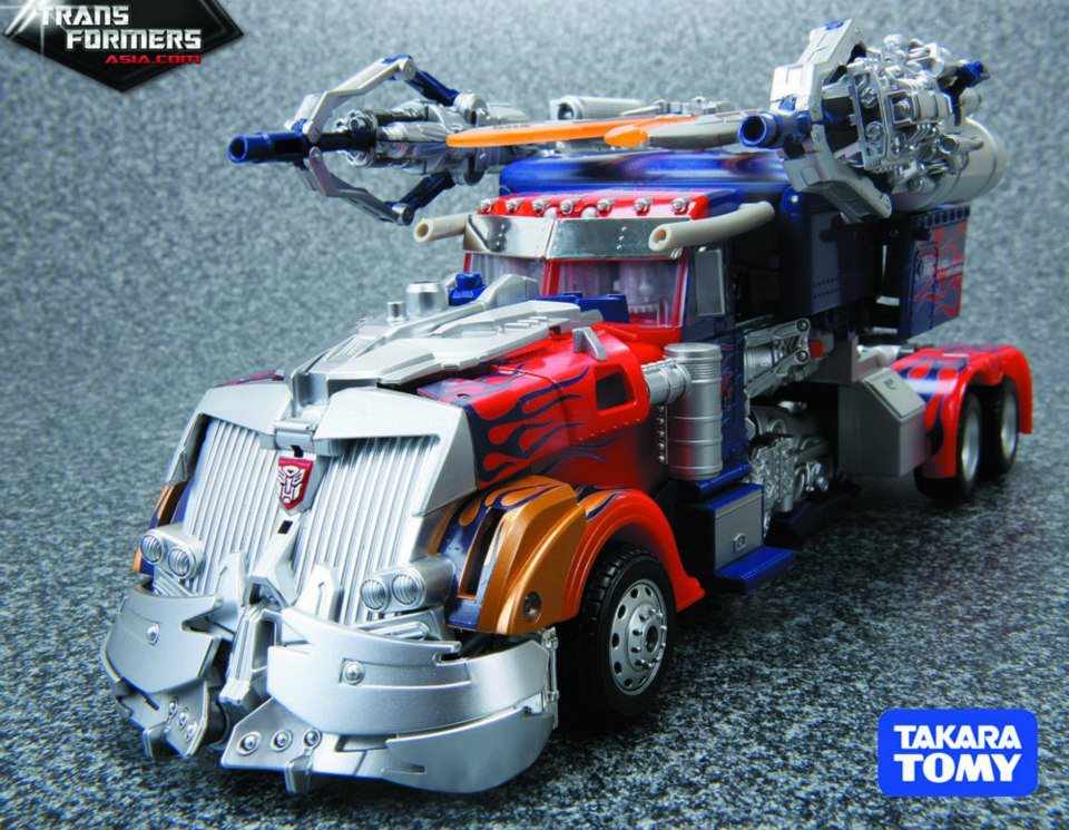 Higher Quality Images: APS-01 Striker Optimus Prime