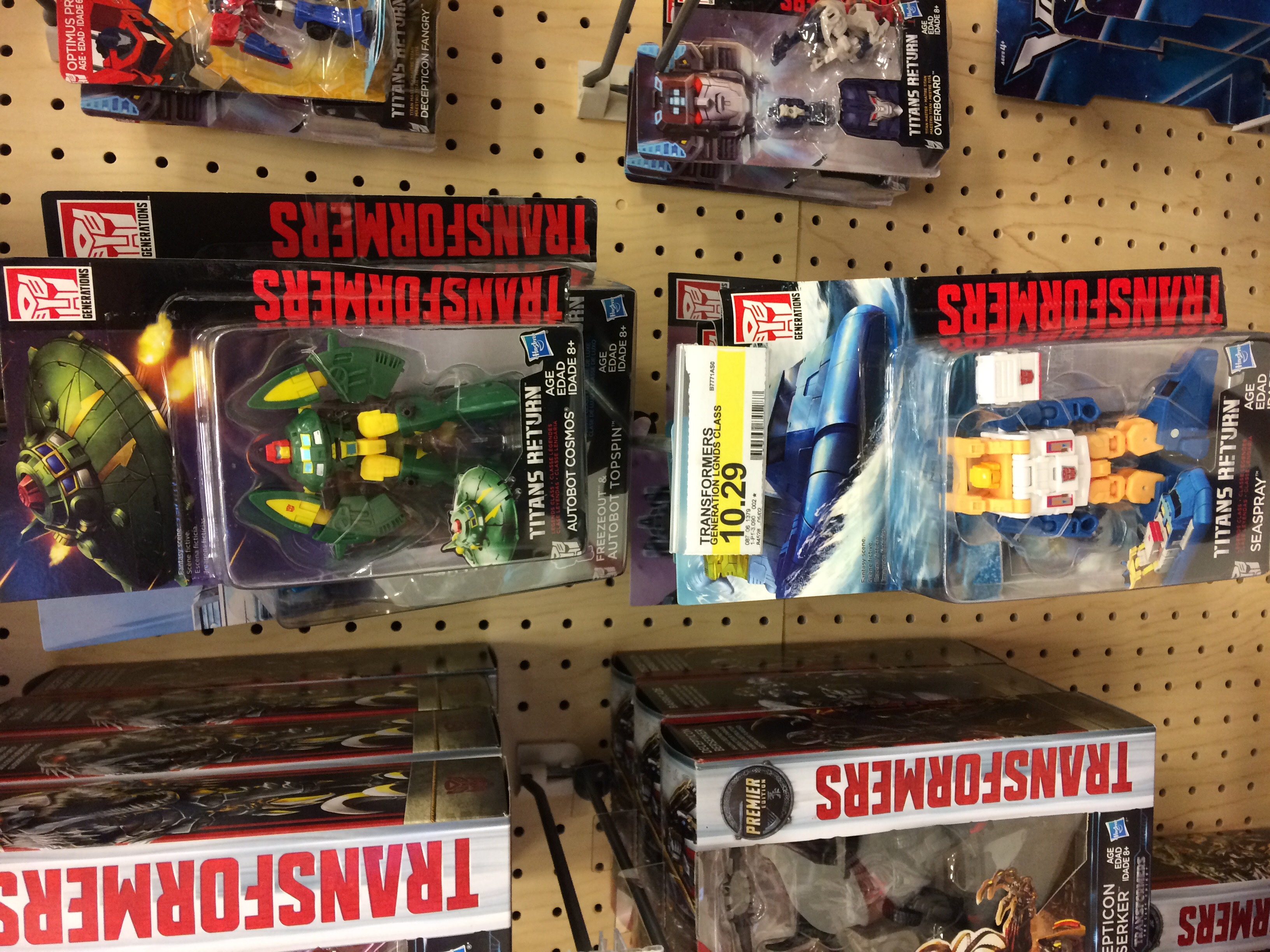 Titans Return Legends Class Seaspray and Cosmos Found at Retail