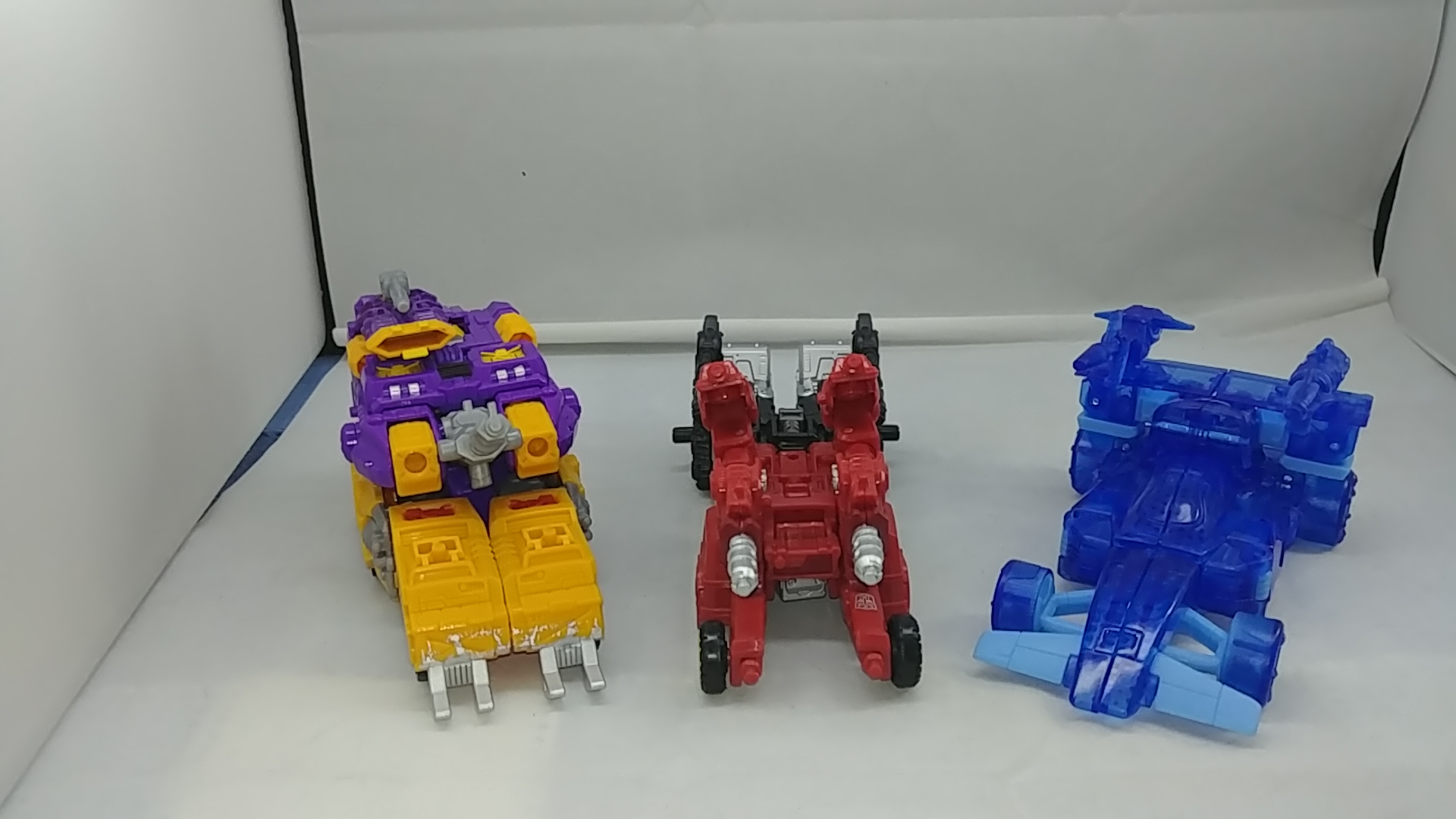 Video Review of Transformers Siege Amazon Exclusive 3 Pack with Comparison to Retail Versions