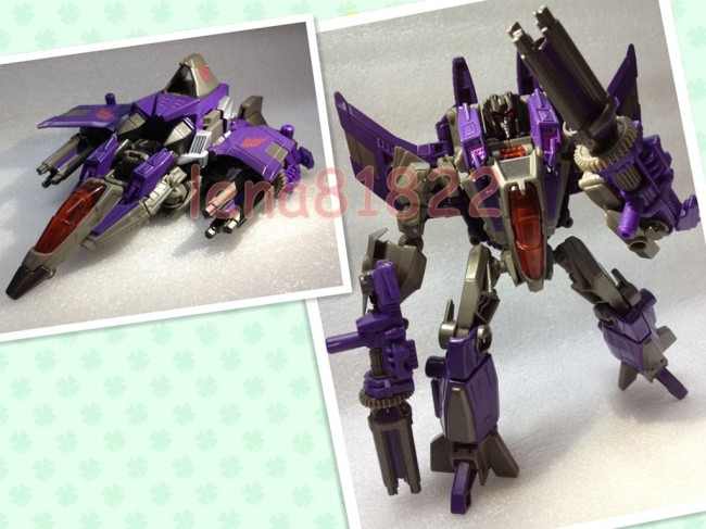 Takara Tomy Transformers Generations TG-18 Skywarp Bio