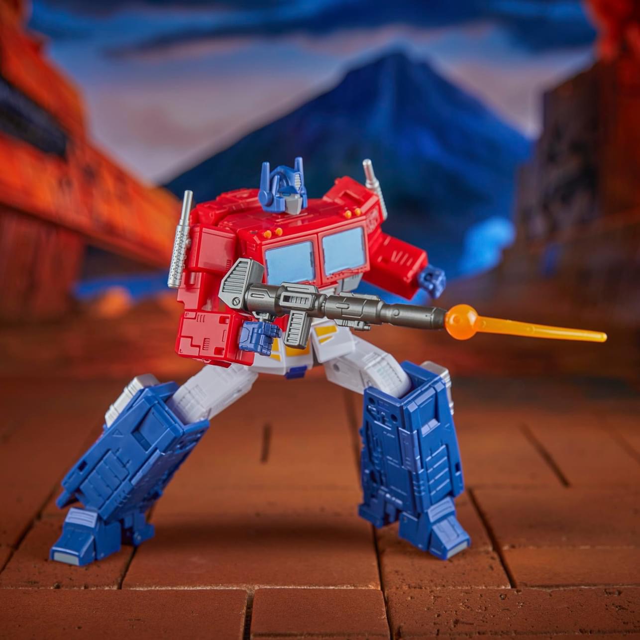 Plenty of Stock Images of Studio Series 86 Optimus Prime Commander Class with Accessories