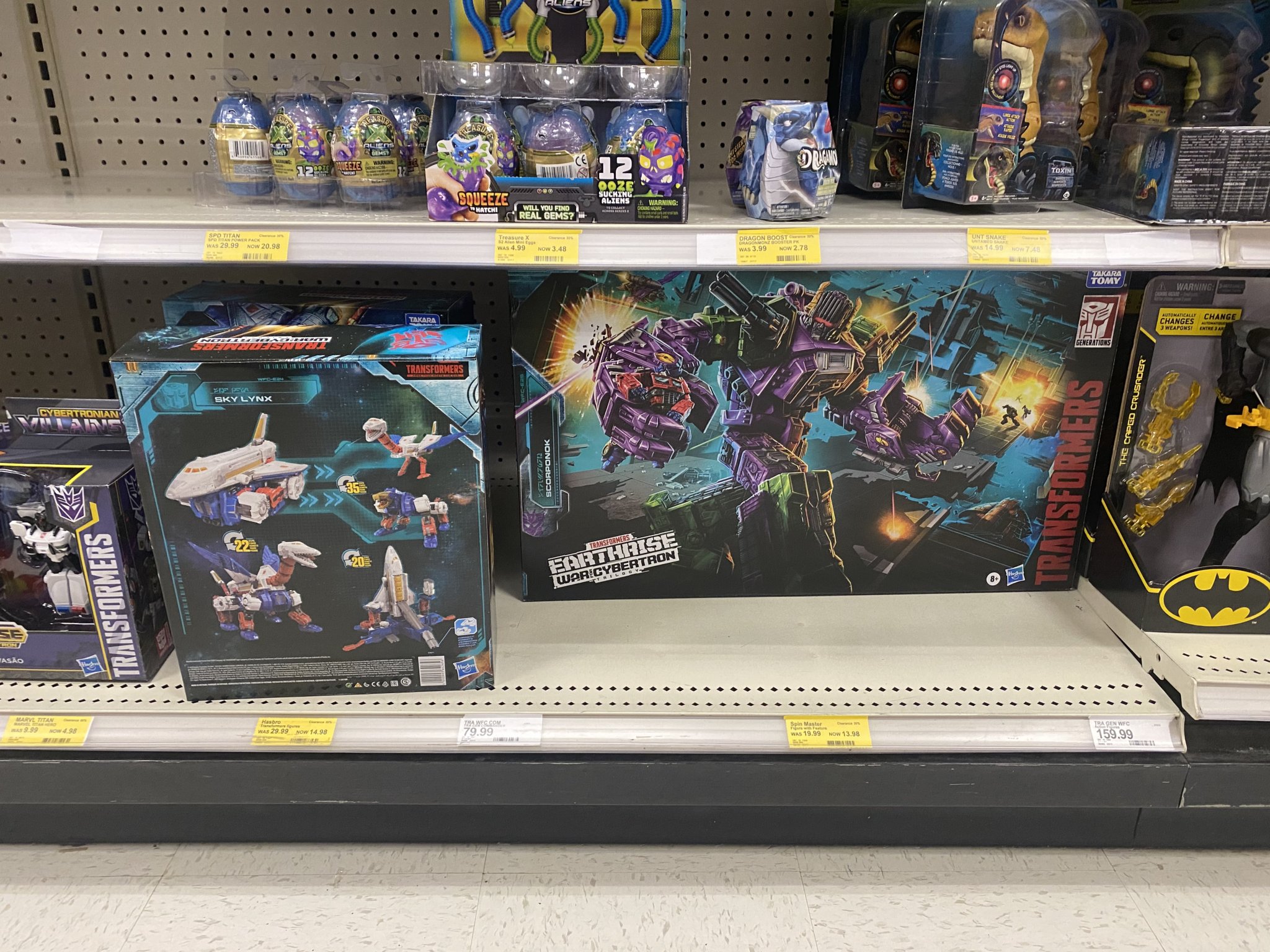 Transformers Earthrise Skylynx and Scorponok found in store at Target