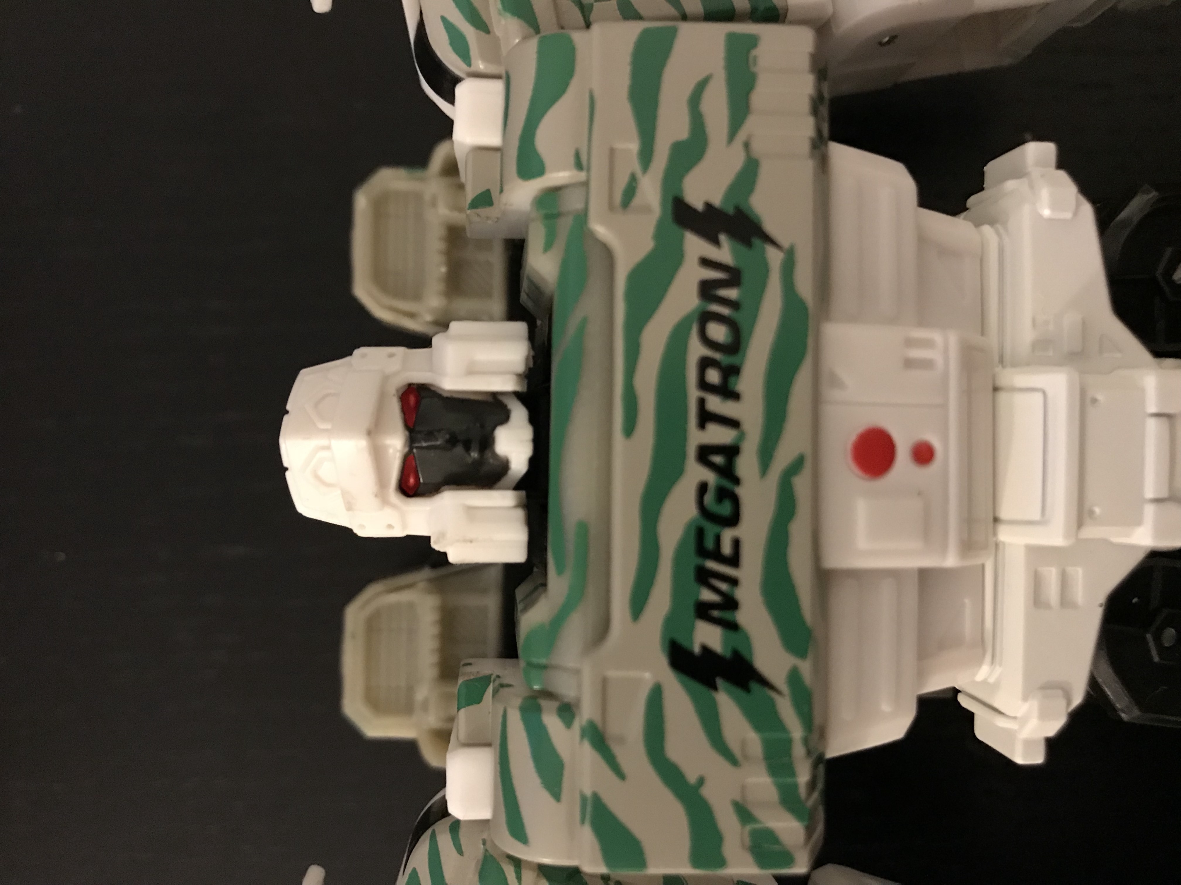 Generations Selects G2 Megatron Photogallery and English Video Review