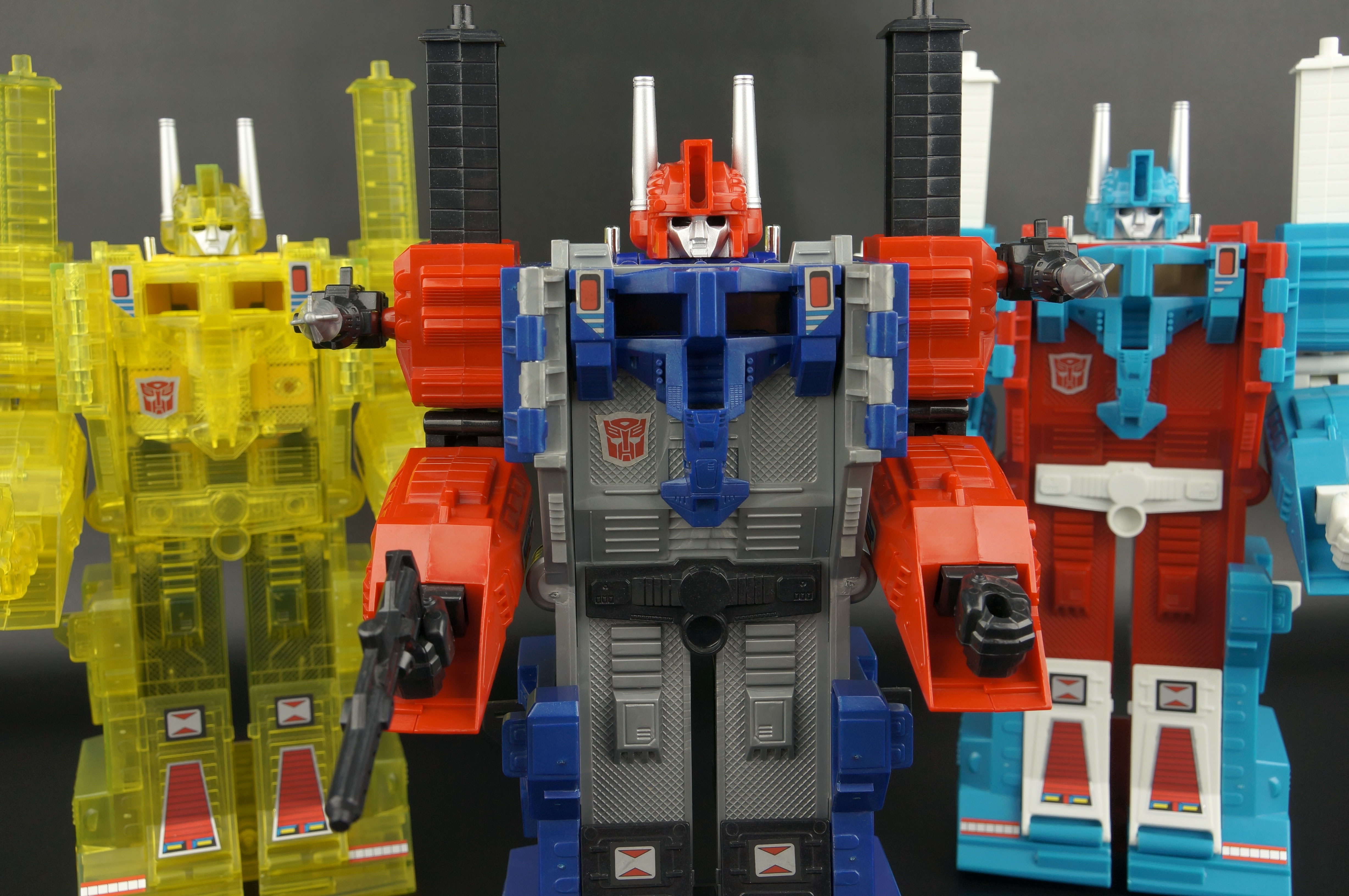 New Galleries: G1 Reissue Ultra Magnus, Movie Preview Version Ultra Magnus and Matrix Glow Magnus