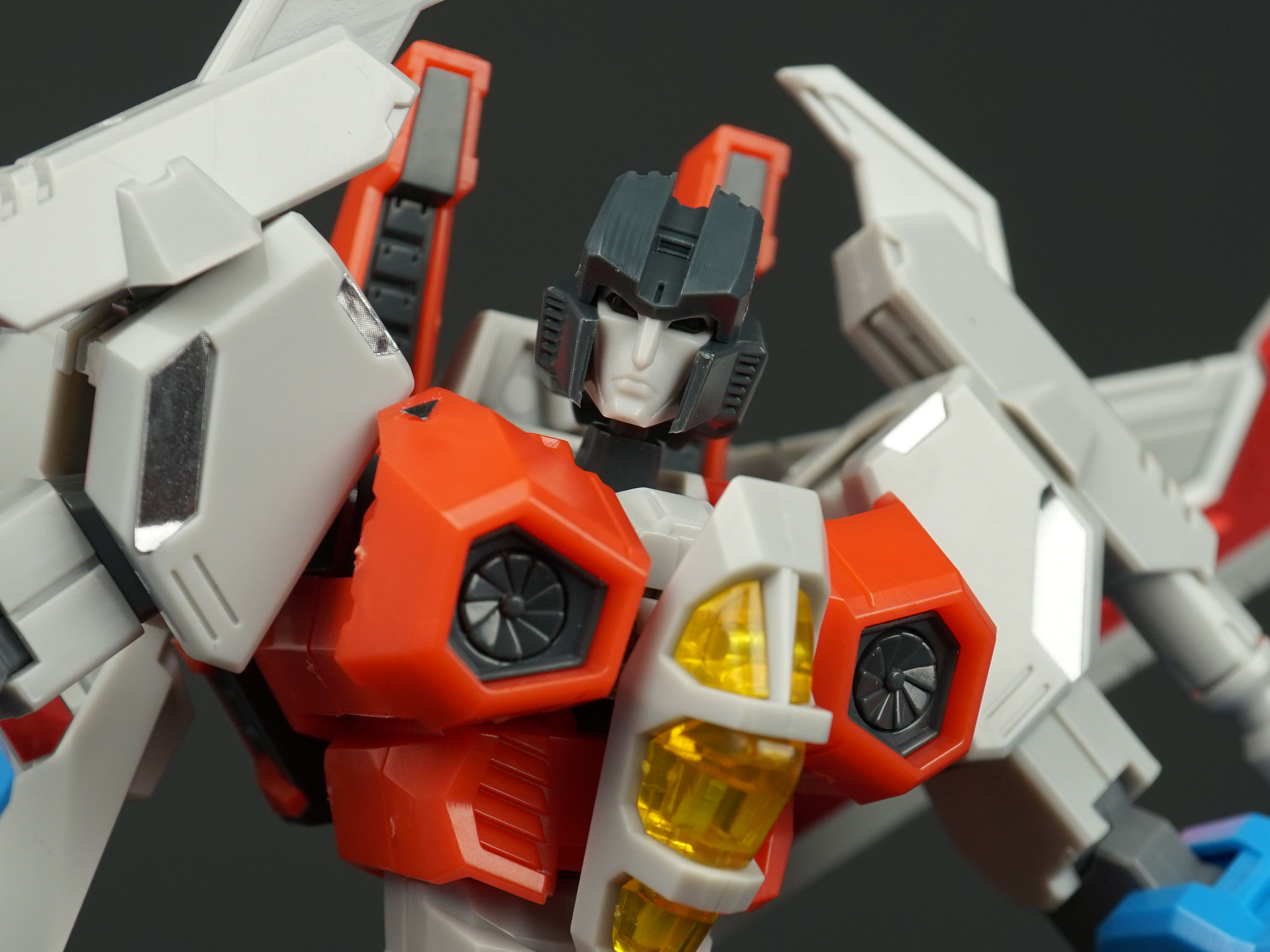 New Galleries: Flame Toys Furai Model Kits Starscream and Optimus Prime
