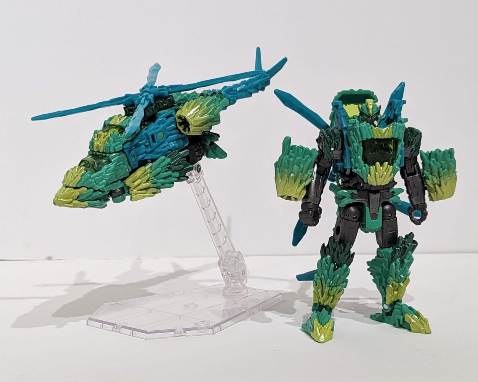 First Look at Legacy United Chromia and Shard