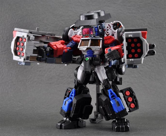 Maketoy Battle Tanker Pre-order at BBTS and TFSource, Hover and Bomber for Preorder at TFSource