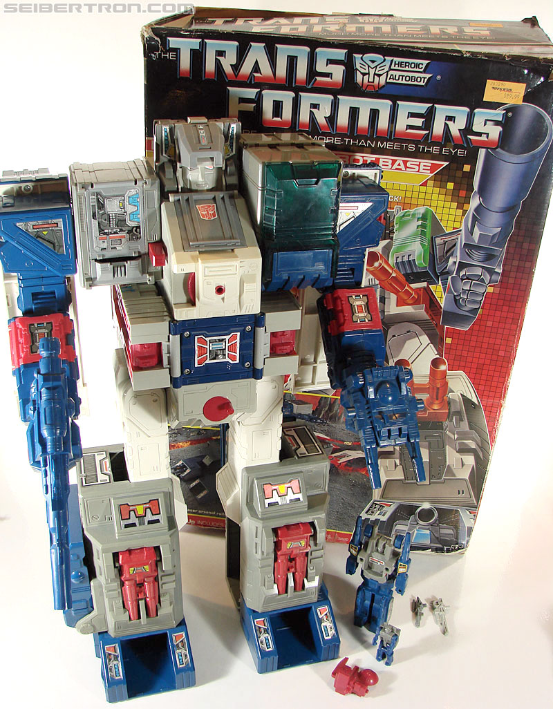 Featured eBay Auctions: Fortress Maximus, SDCC Blaster + Soundwave, Black Zarak, TFA Black Optimus!