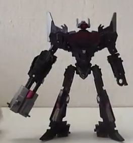 Transformers Generations: Fall of Cybertron Deluxe Shockwave Video Review