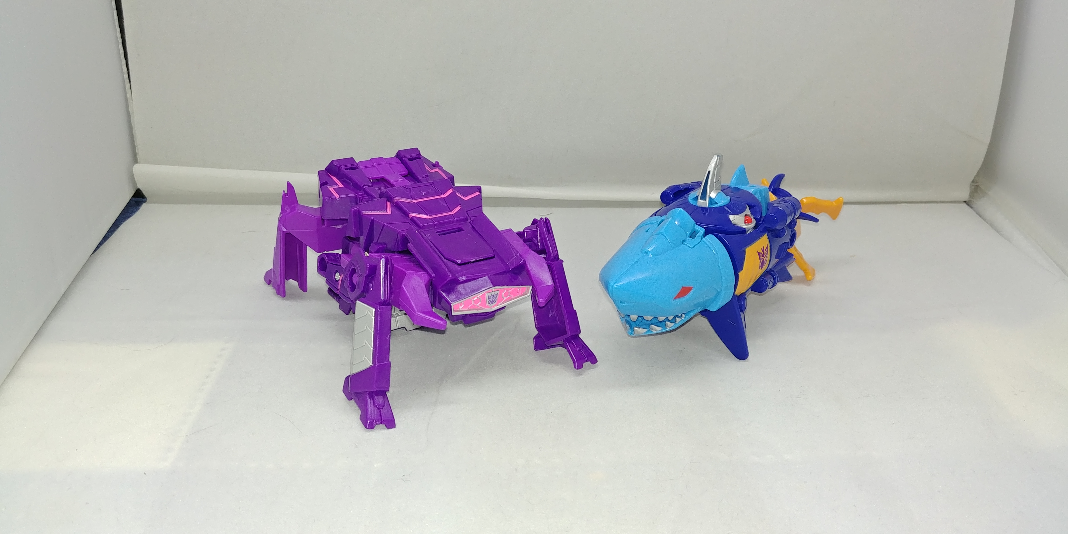 Transformers Cyberverse One Step Shockwave and Sky Byte Video Review