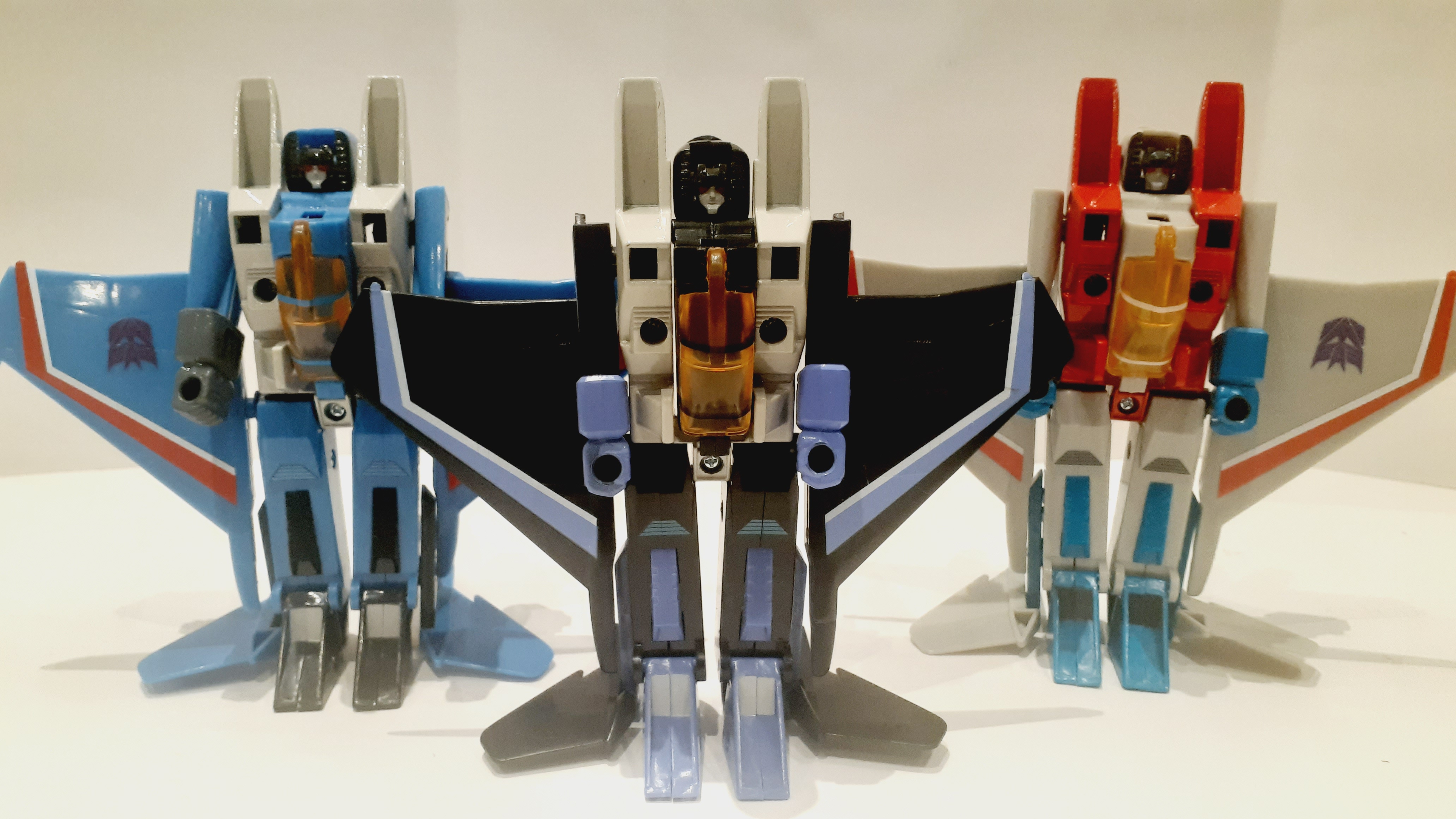 Walmart G1 Reissue Skywarp with Cartoon Deco Found in Canada + Review