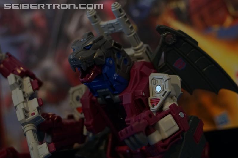 NYCC 2017: Gallery for #Transformers Titans Return Grotusque and Scorponok #hasbronycc #NYCC17