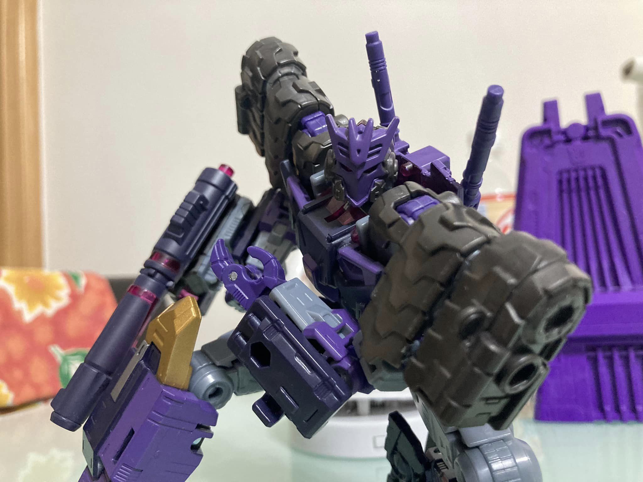 In Hand Images of Transformers Legacy Tarn and Leo Prime