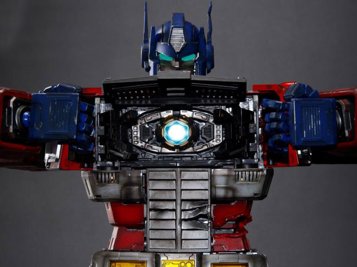 Transformers UN-01B Ultimetal Optimus Prime (Battle Damaged Version) Available for Preorder