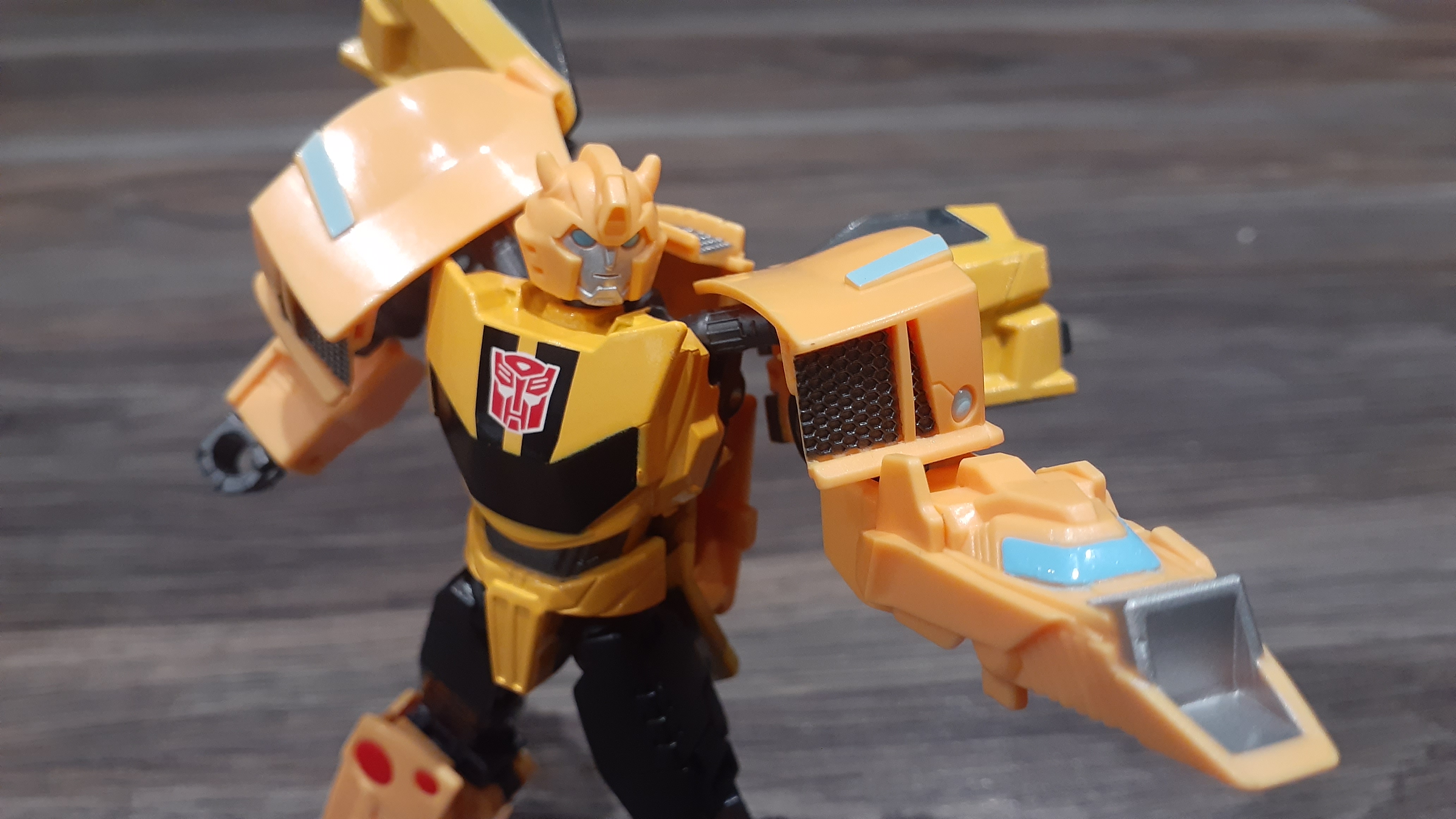 Video Review for Transformers Earthspark Deluxe Bumblebee