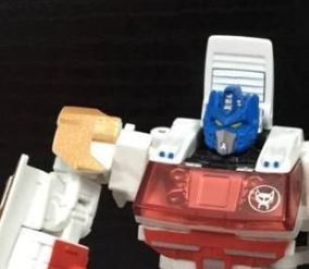 Transformers Collectors' Club Membership Figure Lio Convoy In Hand Image