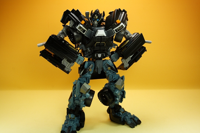 New DOTM Leader Class Ironhide Images