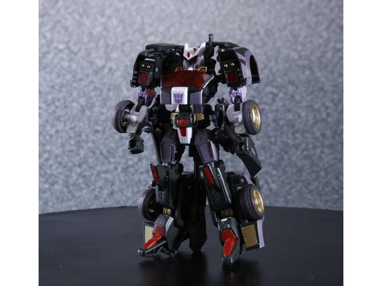 Ages Three and Up Product Updates - Mar 24, 2016 DX9 Hulkie, UT Buzzing, Fans Toys Sever Colors, Fans Toys Quakewave Clear, MP29 Shockwave, Transformers Legends Deadlock and more...