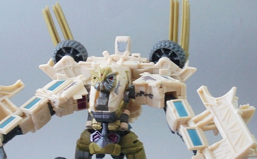 New Hunt For The Decepticon Figures: Bonecrusher, Bumblebee, Elita-1 and Breakaway