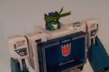 e-Hobby / TFCC Shattered Glass Soundwave vs. Blaster Video #2