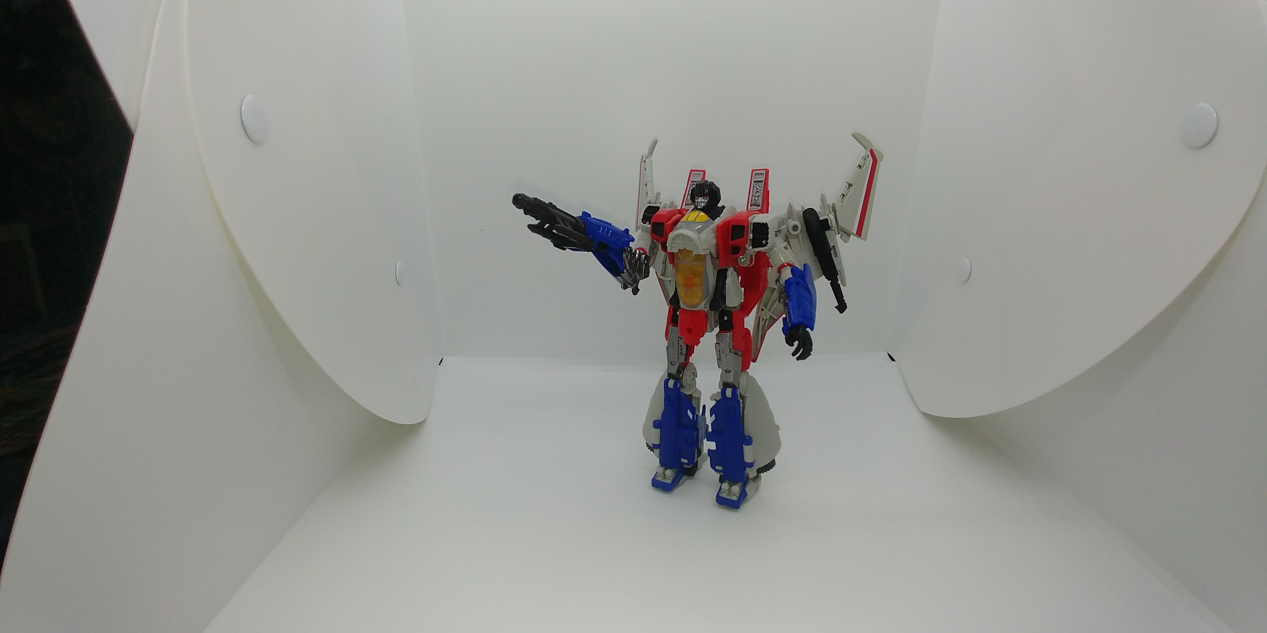 New Video Review of Transformers Studio Series Bumblebee Movie Voyager Class Starscream