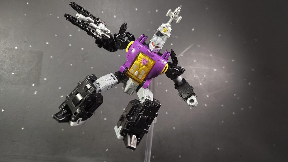 Reviews for Transformers Legacy Bombshell and Strongarm