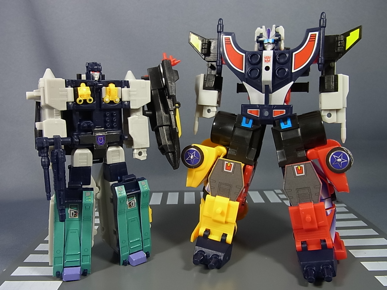 In-Hand Images: Kabaya Overlord and Road Caeser