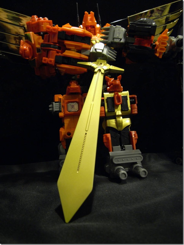 In-Hand Images of CrazyDevy Predaking Giant Sonic Sword