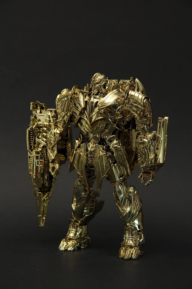 Takara Tomy Lucky Draw all-gold The Last Knight Megatron revealed