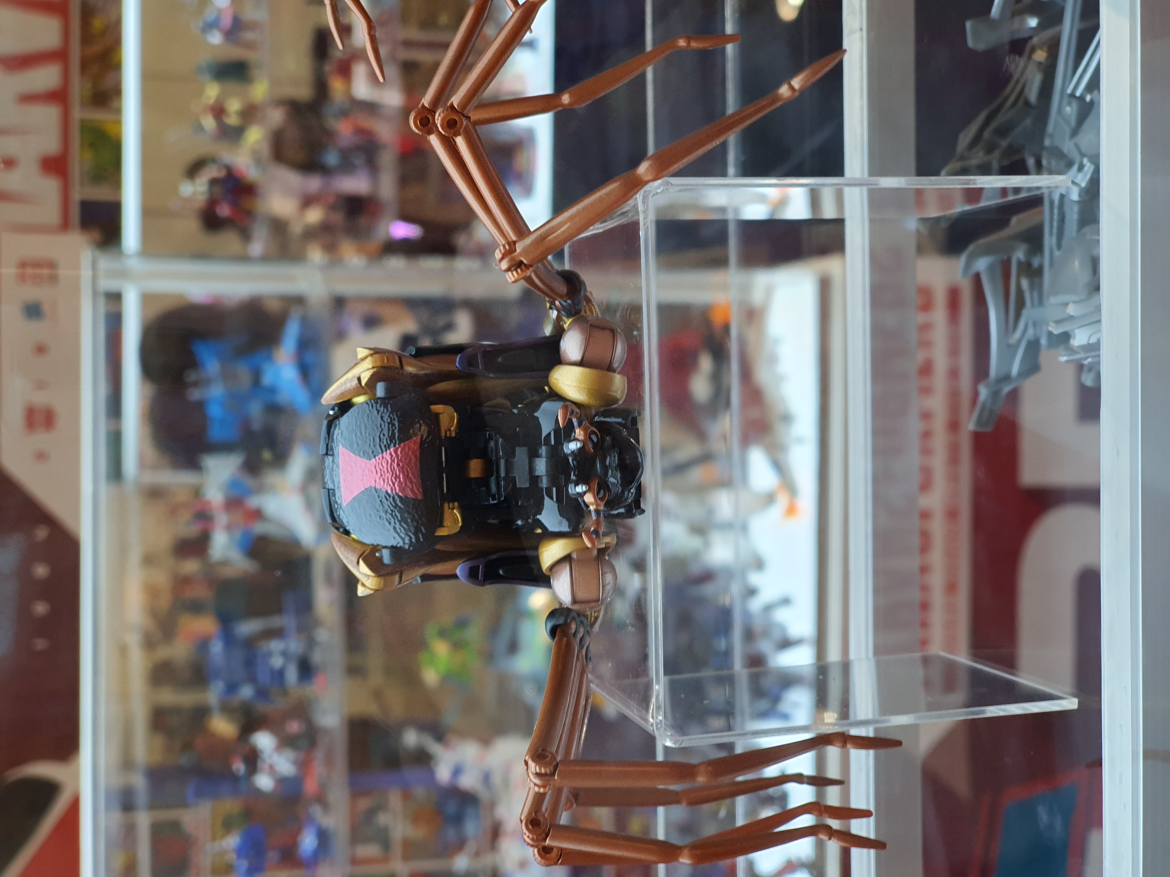 New Images of Masterpiece Hound, Blackarachnia and MP+ Smokescreen from Malaysia Asia Comic Con